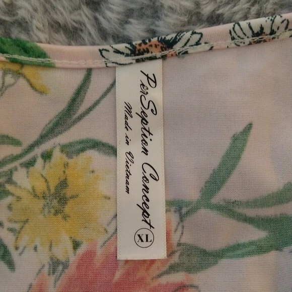 Perception concept Flared Sleeve Top xl Embroidered  Boho - Picture 8 of 9